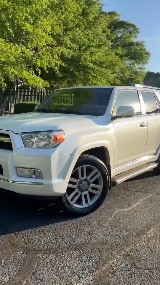 2013 Toyota 4Runner Limited photo 2