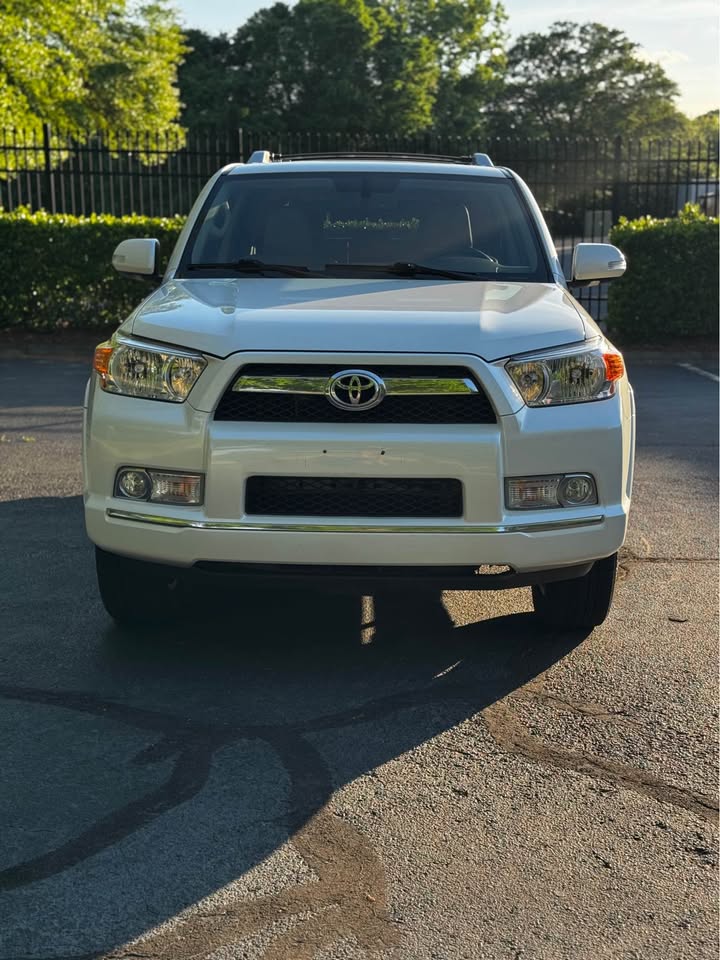 2013 Toyota 4Runner Limited photo 3