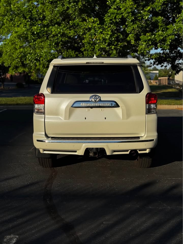 2013 Toyota 4Runner Limited photo 7