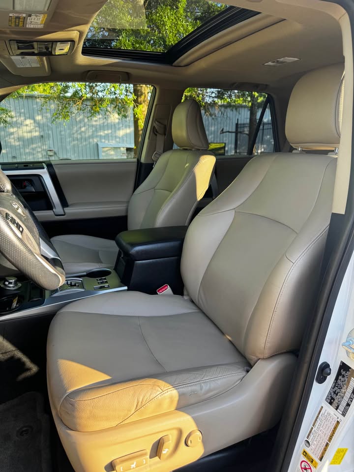 2013 Toyota 4Runner Limited photo 11