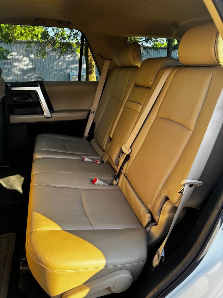 2013 Toyota 4Runner Limited photo 12