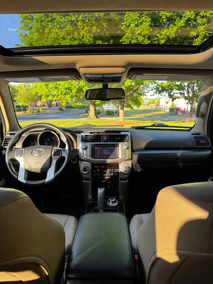 2013 Toyota 4Runner Limited photo 14