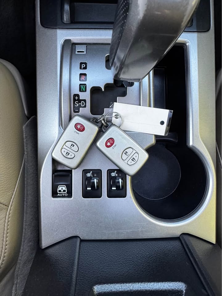 2013 Toyota 4Runner Limited photo 18