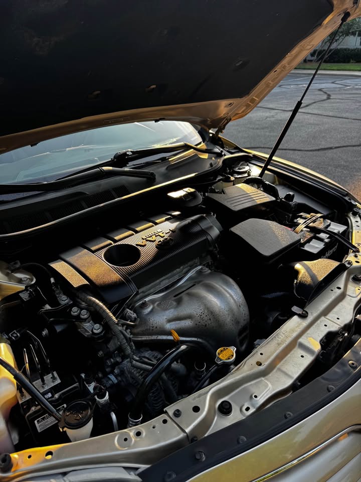 2011 Toyota Camry LE Sedan 4D photo 15