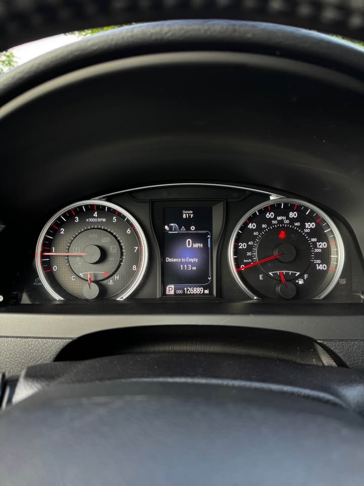 2015 Toyota Camry SE Sedan 4D photo 13