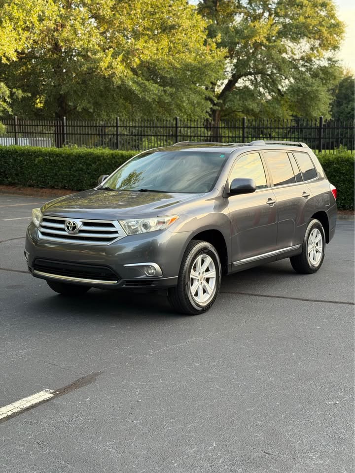 2012 Toyota Highlander SE FWD photo 3