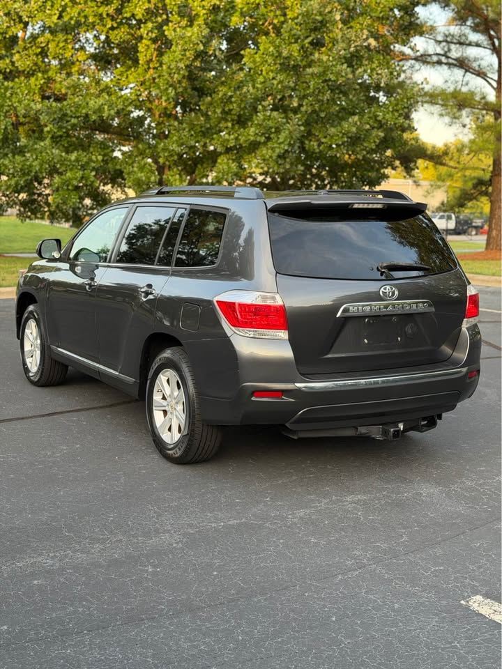 2012 Toyota Highlander SE FWD photo 5