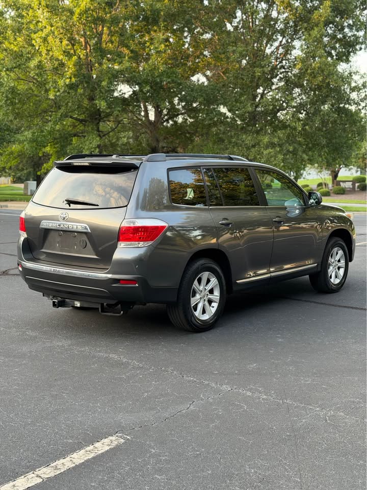 2012 Toyota Highlander SE FWD photo 7