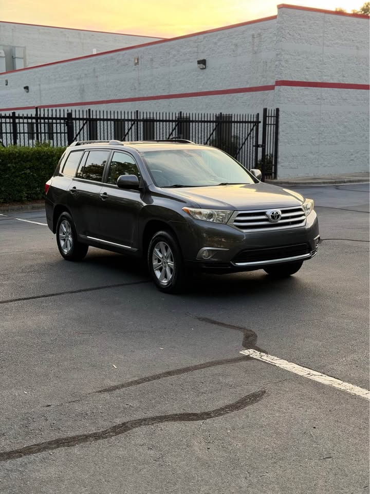 2012 Toyota Highlander SE FWD photo 9
