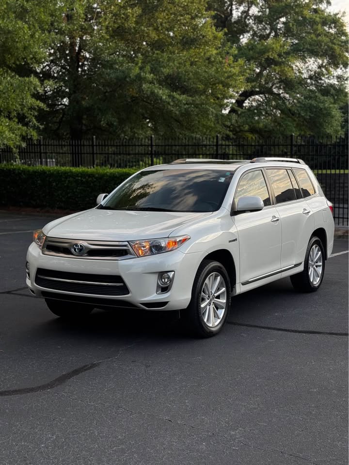 2012 Toyota Highlander Hybrid Limited Sport Utility 4D photo 3