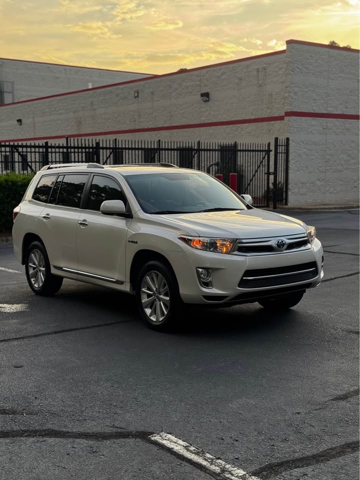 2012 Toyota Highlander Hybrid Limited Sport Utility 4D photo 9