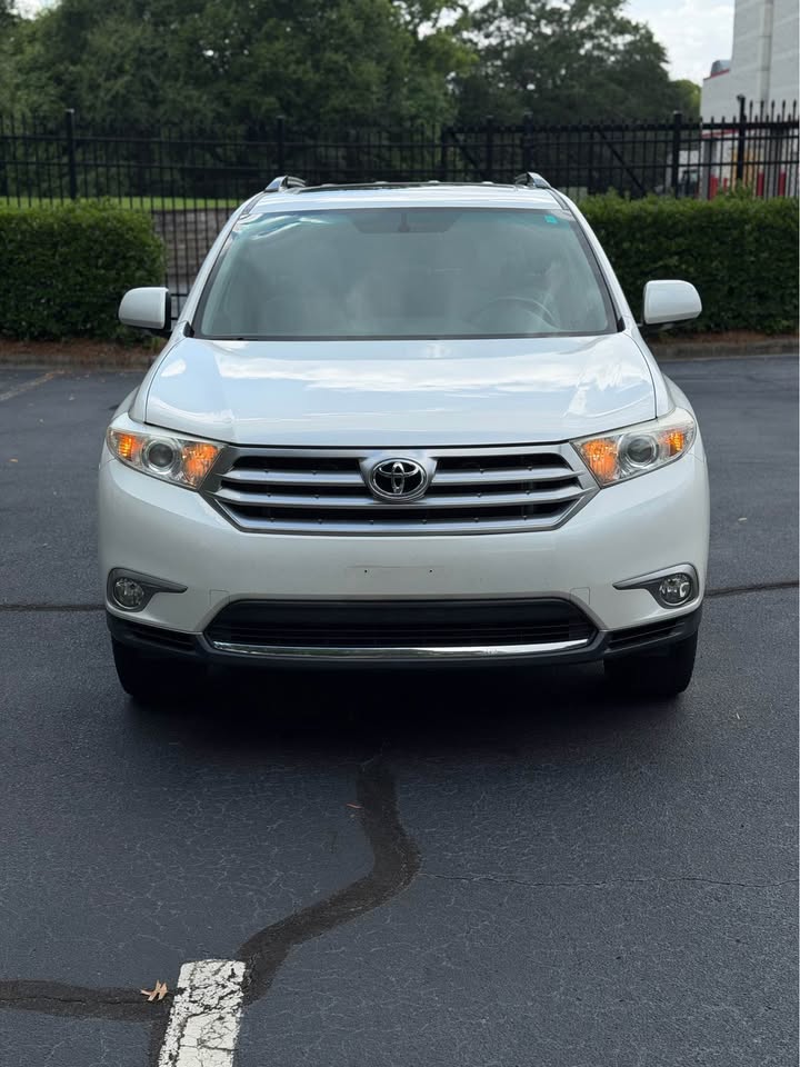 2013 Toyota Highlander Limited FWD photo 2