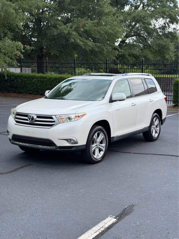 2013 Toyota Highlander Limited FWD photo 3