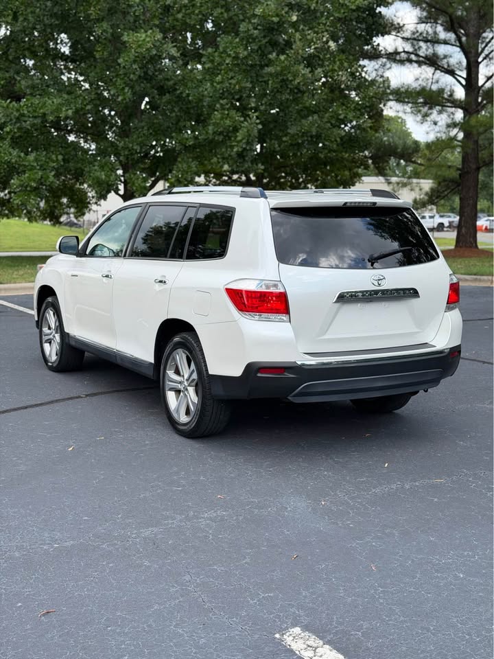 2013 Toyota Highlander Limited FWD photo 5