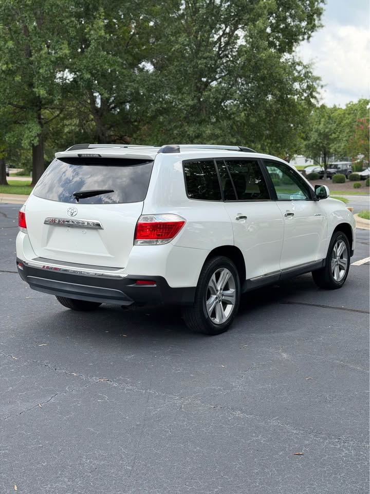 2013 Toyota Highlander Limited FWD photo 7
