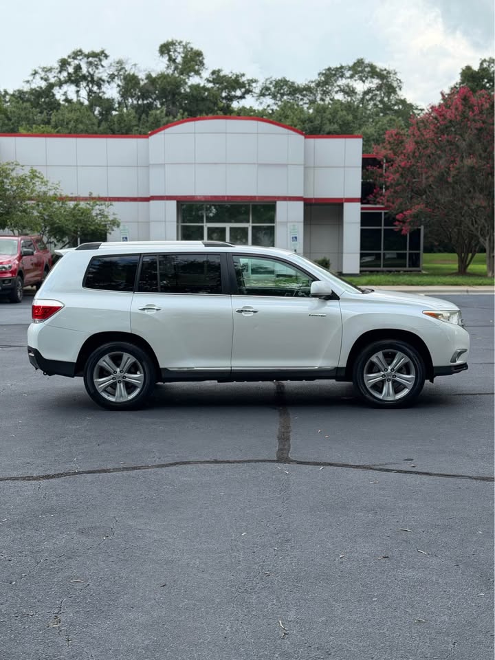2013 Toyota Highlander Limited FWD photo 8