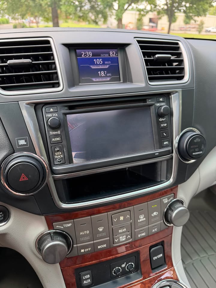 2013 Toyota Highlander Limited FWD photo 13