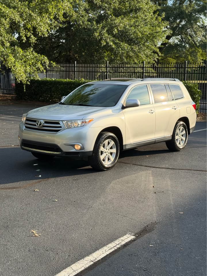 2013 Toyota Highlander photo 3