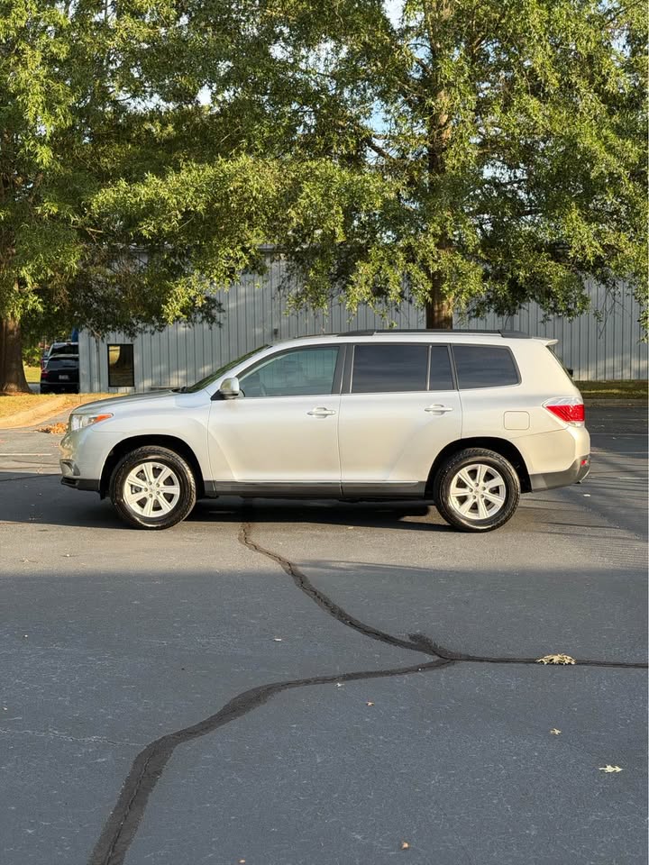2013 Toyota Highlander photo 4