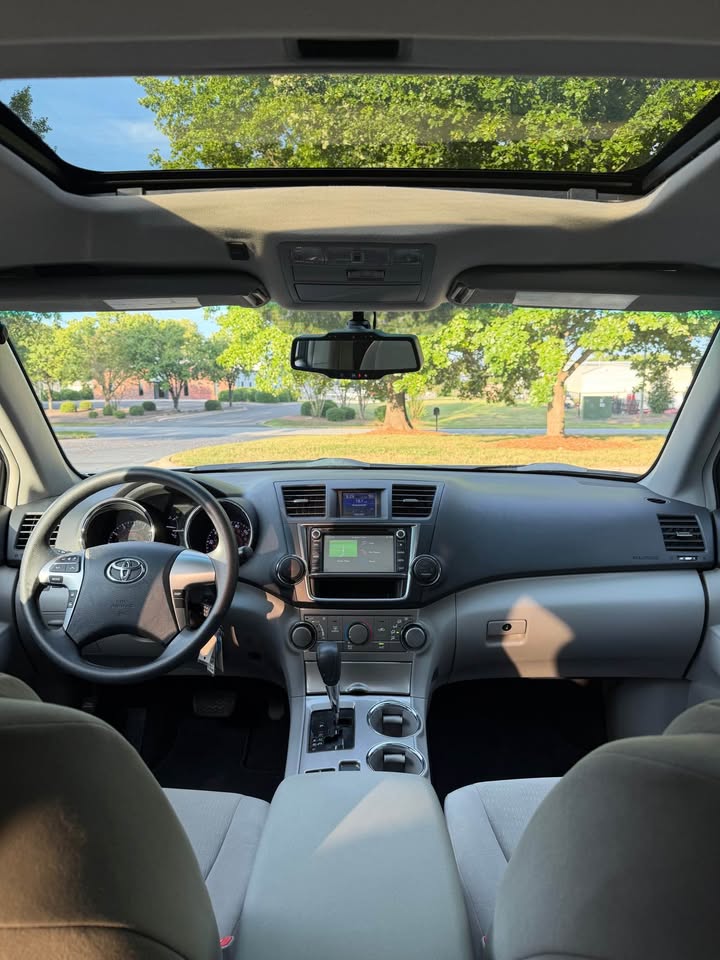 2013 Toyota Highlander photo 13