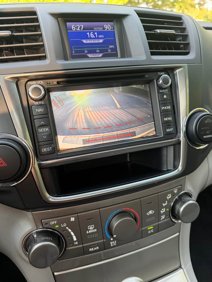 2013 Toyota Highlander photo 16