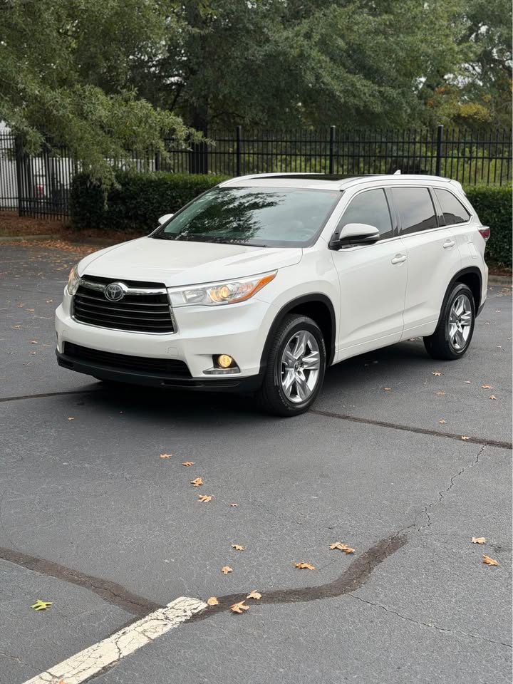 2016 Toyota Highlander Limited Platinum FWD photo 3