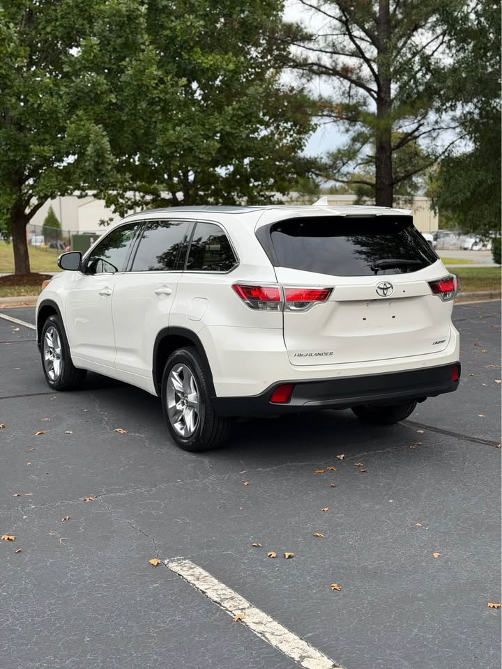 2016 Toyota Highlander Limited Platinum FWD photo 5