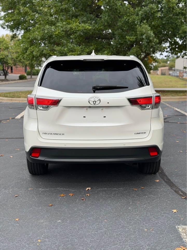 2016 Toyota Highlander Limited Platinum FWD photo 6