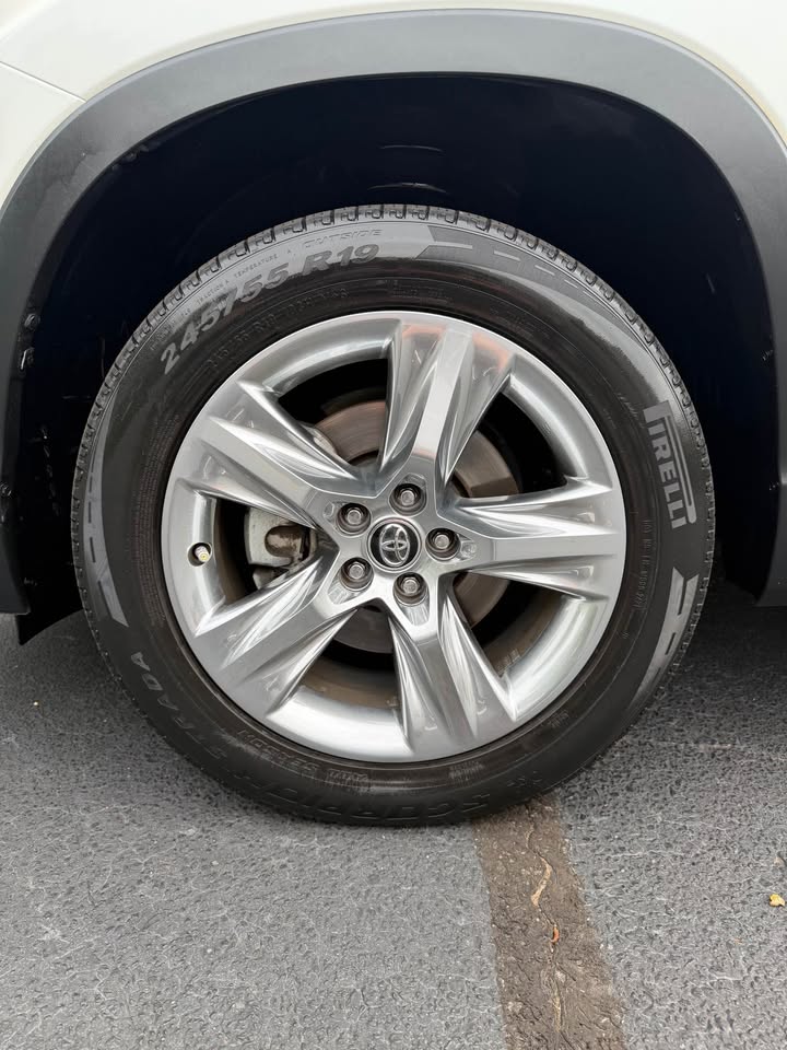 2016 Toyota Highlander Limited Platinum FWD photo 18