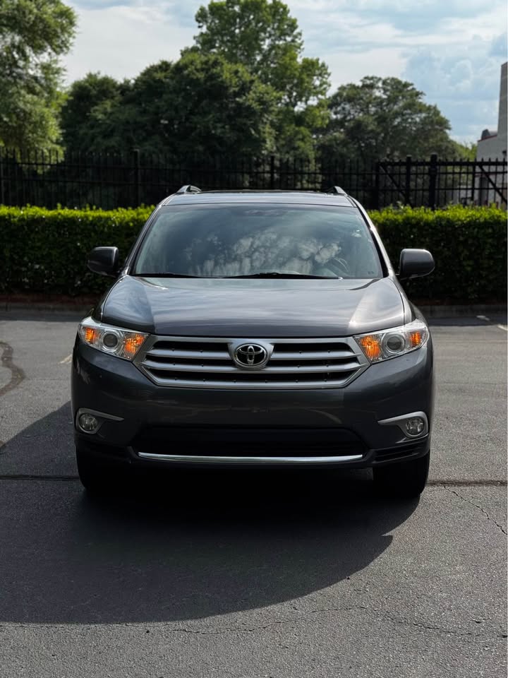 2012 Toyota Highlander Limited Sport Utility 4D photo 2