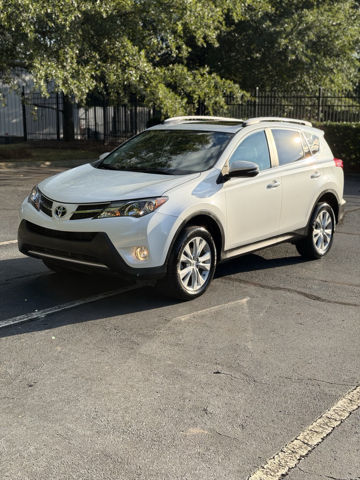 2014 Toyota RAV4 Limited AWD photo 3