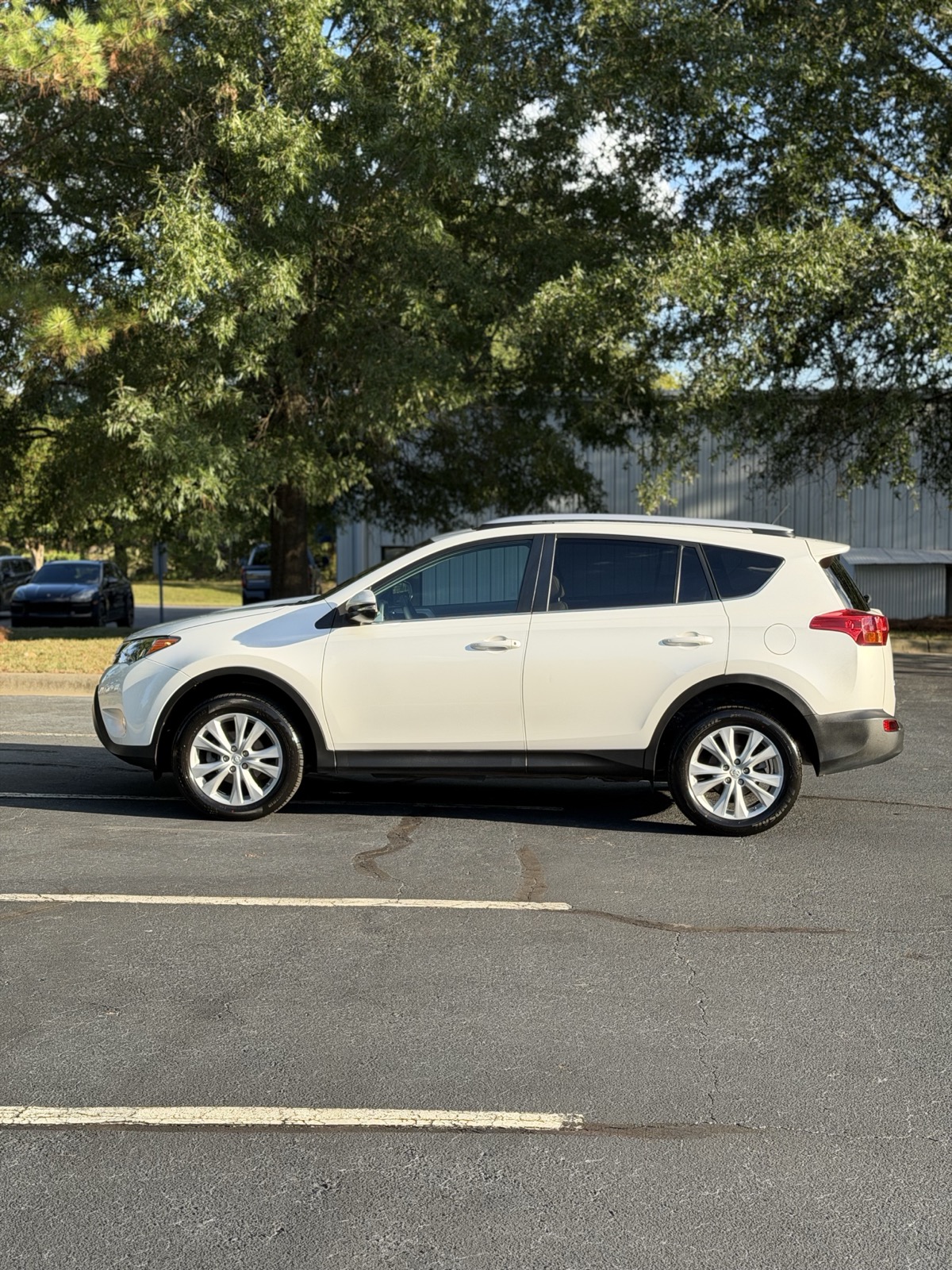 2014 Toyota RAV4 Limited AWD photo 4