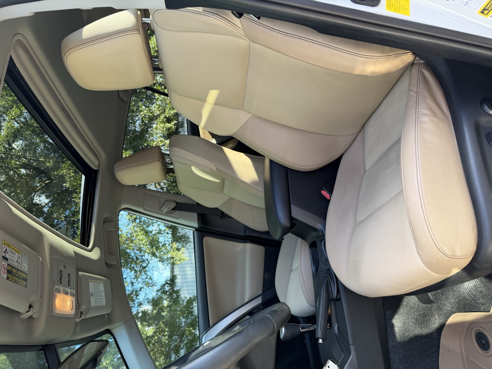 2014 Toyota RAV4 Limited AWD photo 10