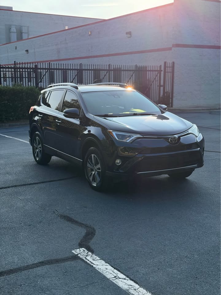 2018 Toyota RAV4 XLE photo 9