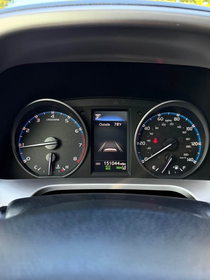2018 Toyota RAV4 XLE photo 15