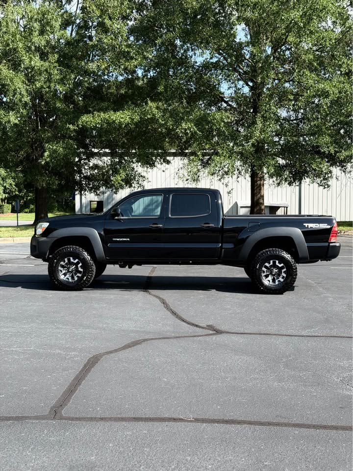 2014 Toyota Tacoma V6 4x4 Crew Cab photo 4