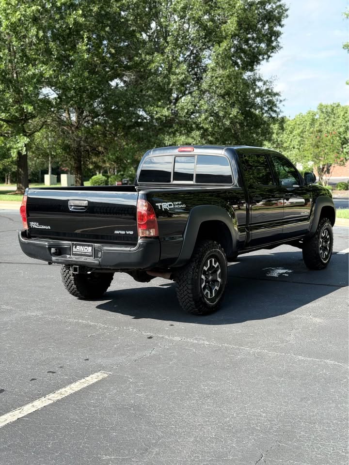 2014 Toyota Tacoma V6 4x4 Crew Cab photo 7