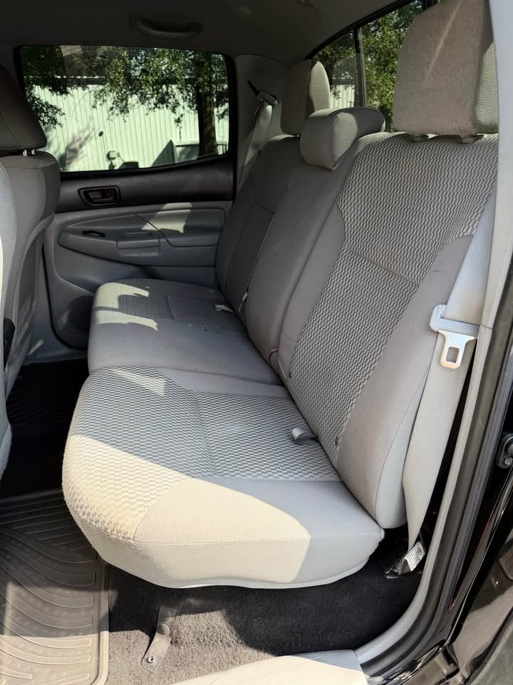 2014 Toyota Tacoma V6 4x4 Crew Cab photo 11