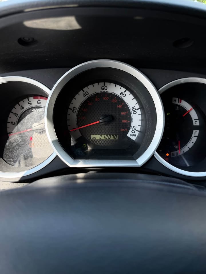 2014 Toyota Tacoma V6 4x4 Crew Cab photo 14