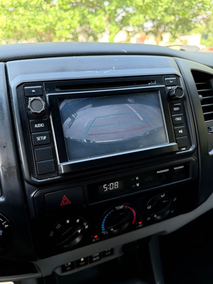 2014 Toyota Tacoma V6 4x4 Crew Cab photo 15
