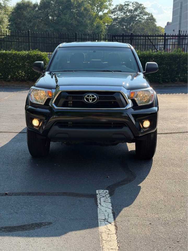 2014 Toyota Tacoma Crew Cab 4x4 photo 2