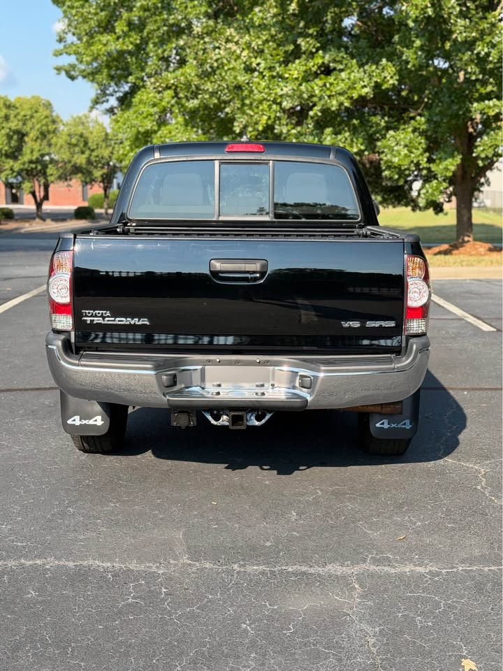 2014 Toyota Tacoma Crew Cab 4x4 photo 6