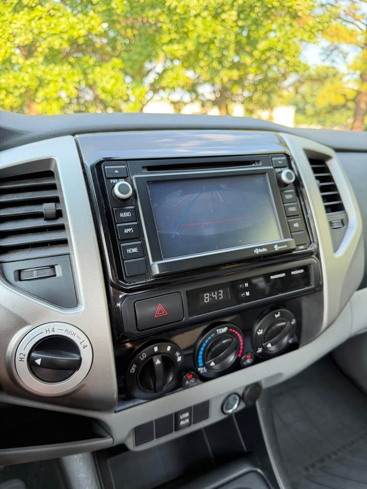 2014 Toyota Tacoma Crew Cab 4x4 photo 15