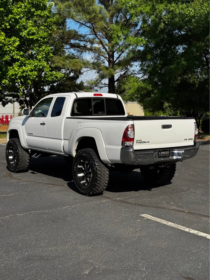 2011 Toyota Tacoma photo 6