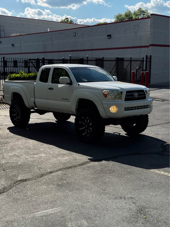 2011 Toyota Tacoma photo 10