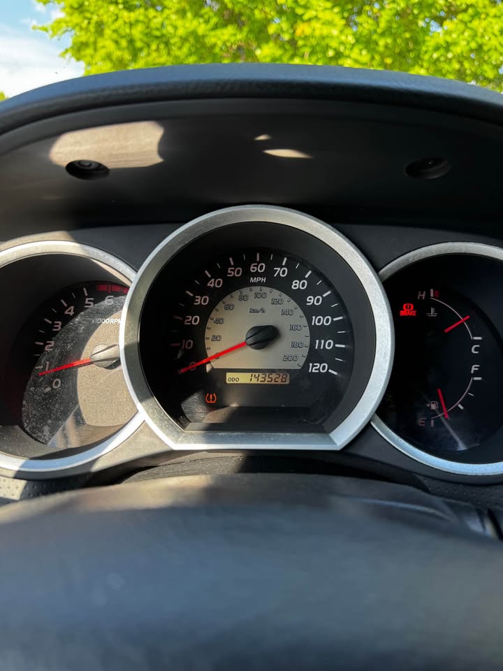 2011 Toyota Tacoma photo 14
