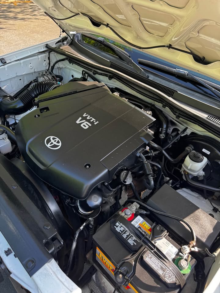2011 Toyota Tacoma photo 16