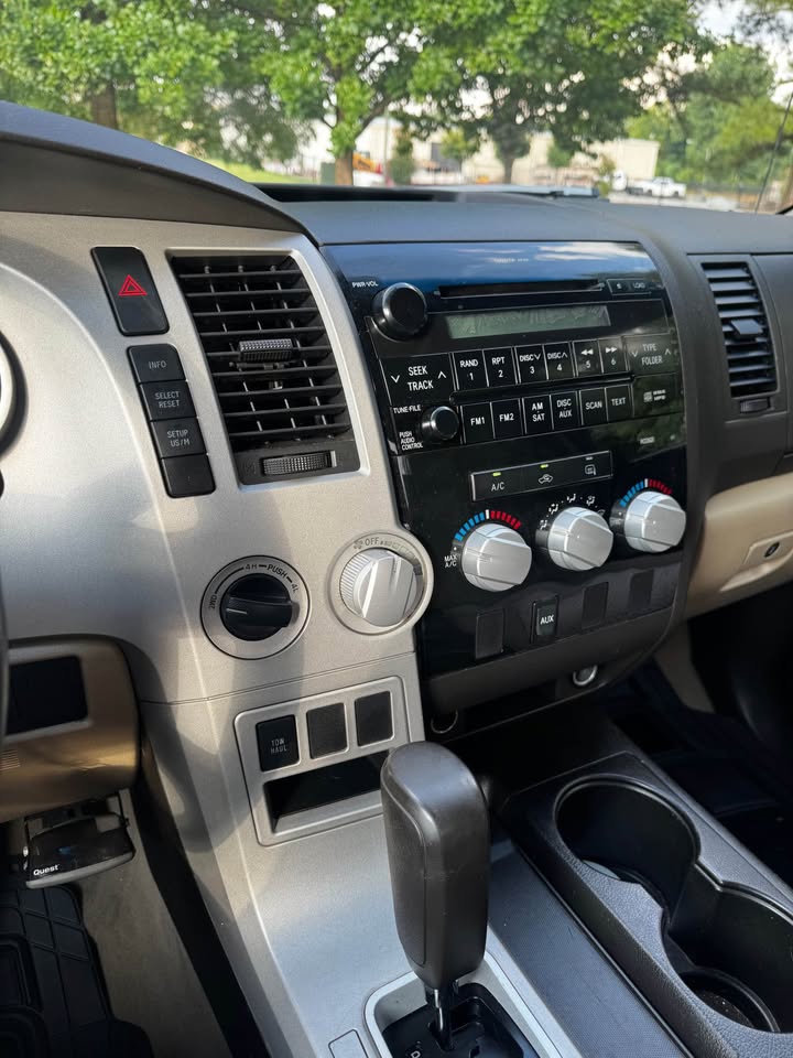 2008 Toyota Tundra SR5 4x4 photo 13