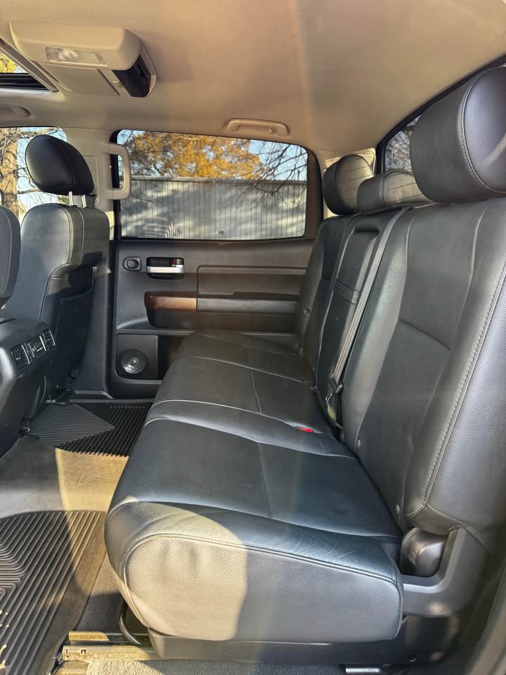 2012 Toyota Tundra Platinum CrewMax photo 11