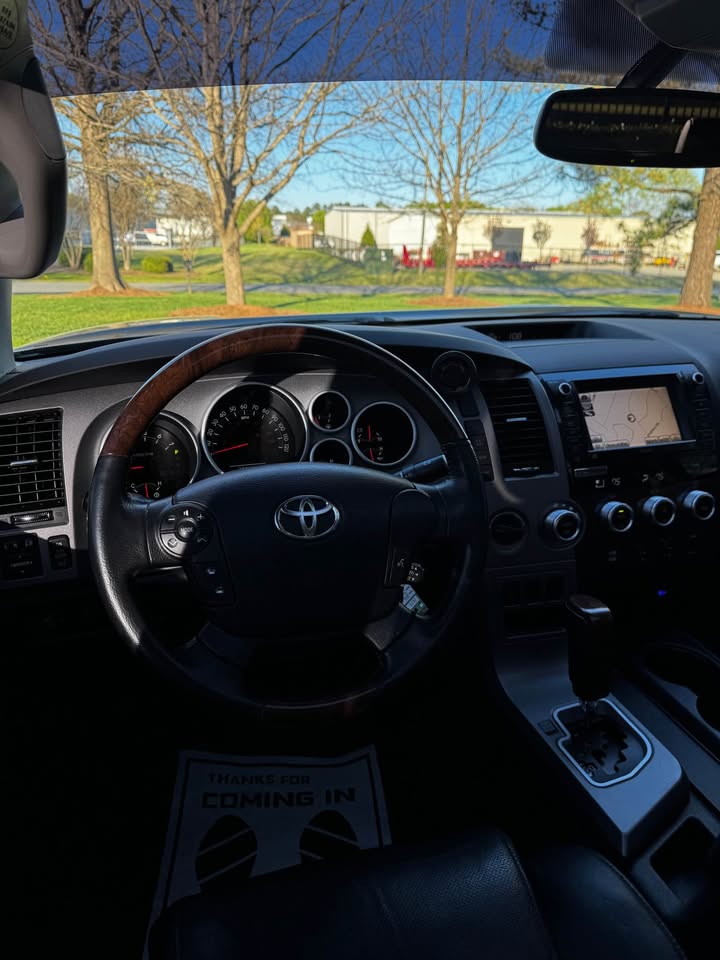 2012 Toyota Tundra Platinum CrewMax photo 13